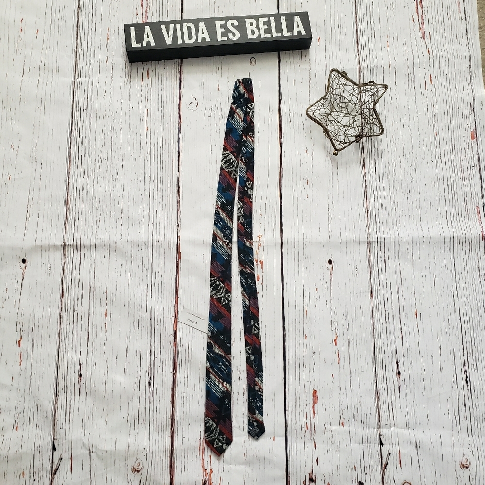 Skinny tie Madness Vince's style